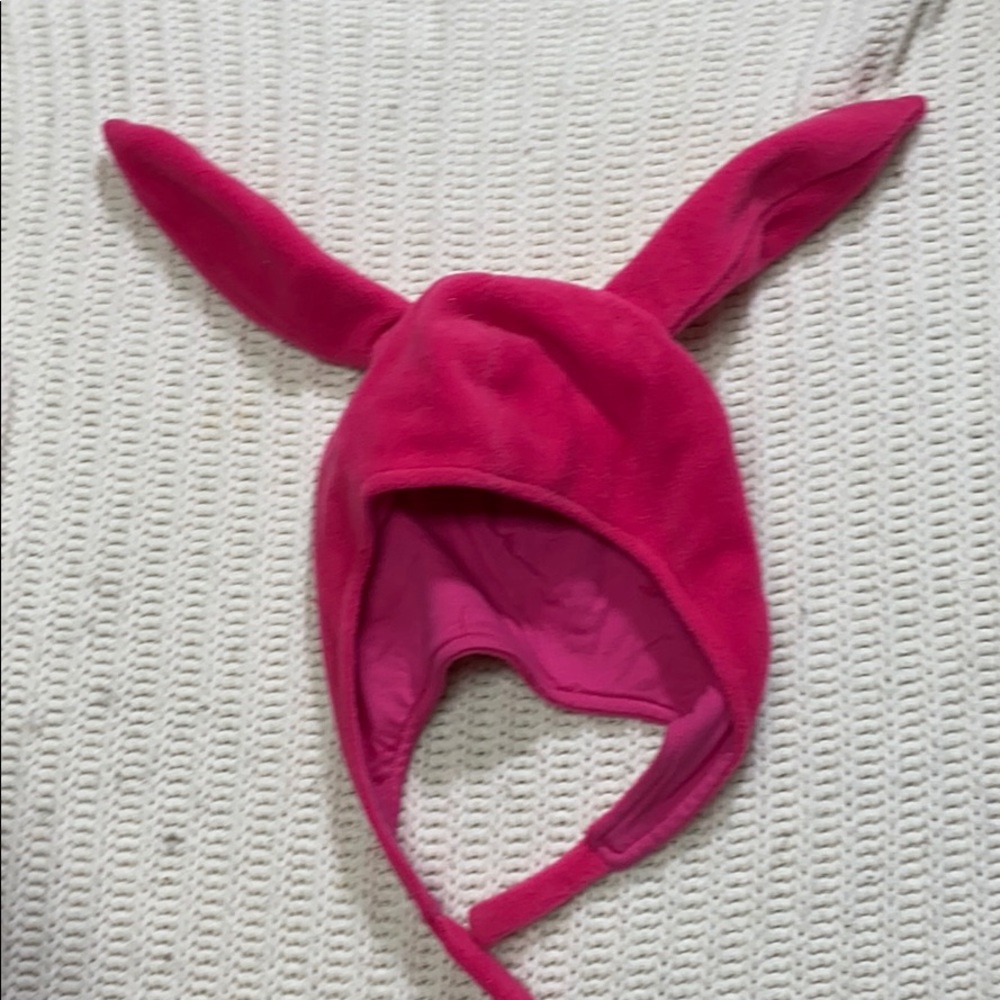 Louise hat